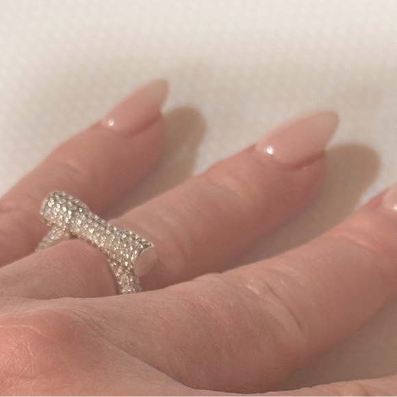 Stunning Crystal Encrusted Barbell Statement Ring - Picture 3 of 6